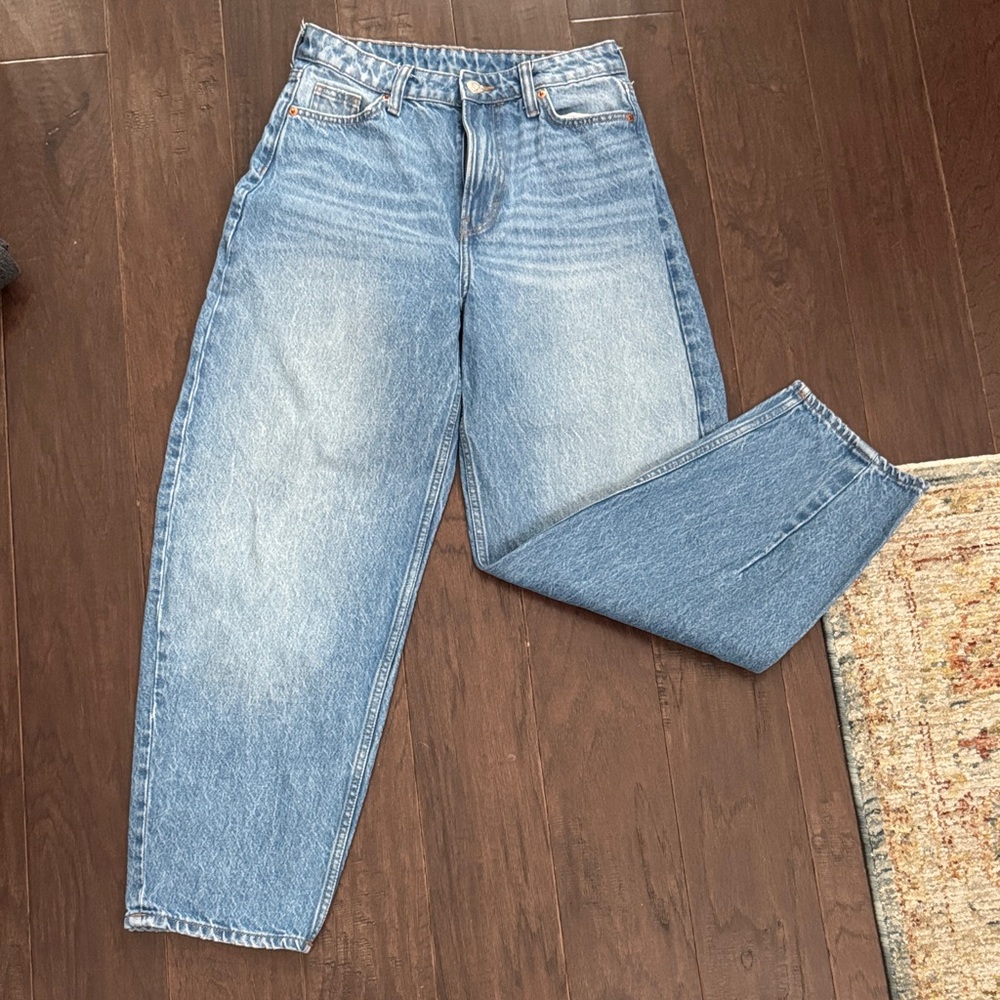 H&M Light Blue Straight Leg Women's Jeans